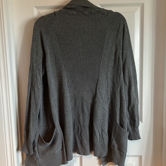 Cardigan - Picture 5 of 6